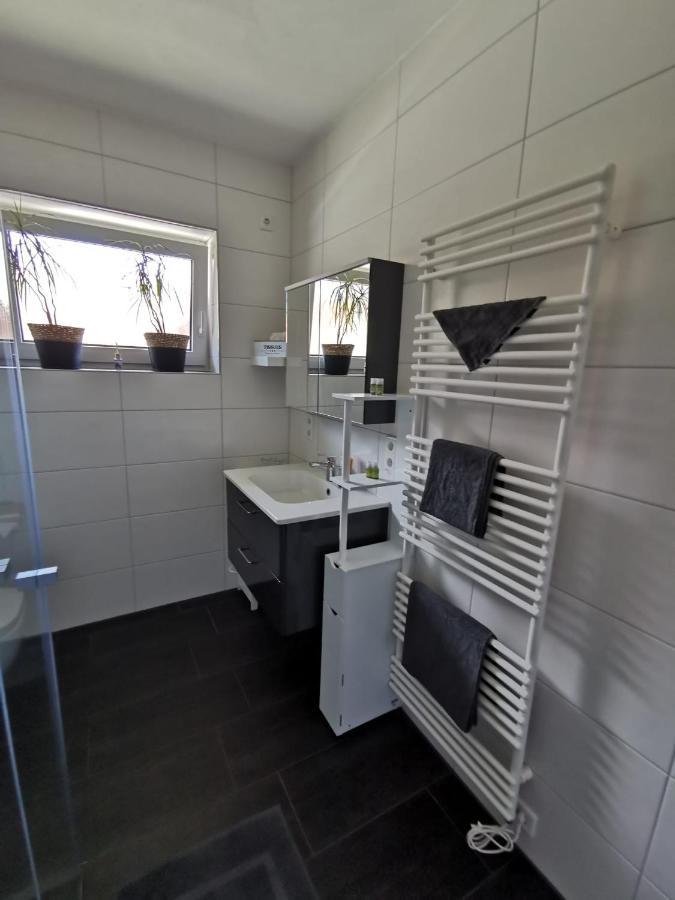 Ferienwohnung Am Dock Apen Экстерьер фото